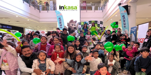 imagen donde aparece niños y sus padres en la Expo Su Vivienda Cusco 2026